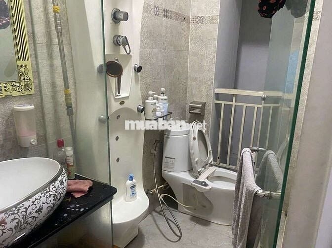 Nhà Lê Văn Quới [4x12, 2 lầu, 3pn, 3toilet] 10tr/tháng