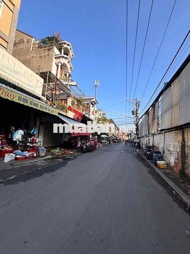 Nhà 3 tầng Dĩ An ở ngay, 87,5m2, sổ hồng riêng, chỉ hơn 3 tỷ