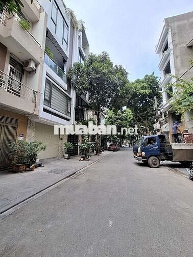 MẶT PHỐ KHU SÂN GOLF LONG BIÊN
60M² THANG MÁY 5 TẦNG GARA Ô TÔ 7 CHỖ