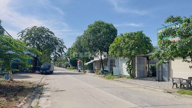 Cần bán nhanh 300m2, đường DL16 Thới Hòa Bến Cát Bình Dương