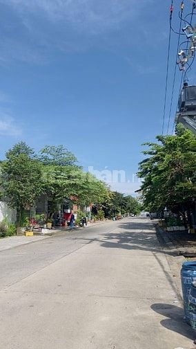 Cần bán nhanh 300m2, đường DL16 Thới Hòa Bến Cát Bình Dương
