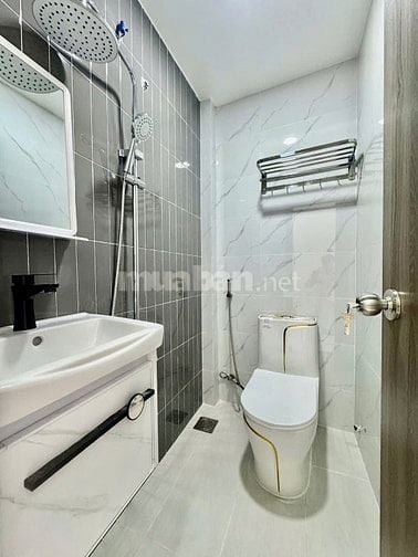 HẺM 3 GÁC, GẦN GA SG, KÊNH NHIÊU LỘC, NHÀ ĐẸP, MỚI, RẺ VÀ Ở NGAY