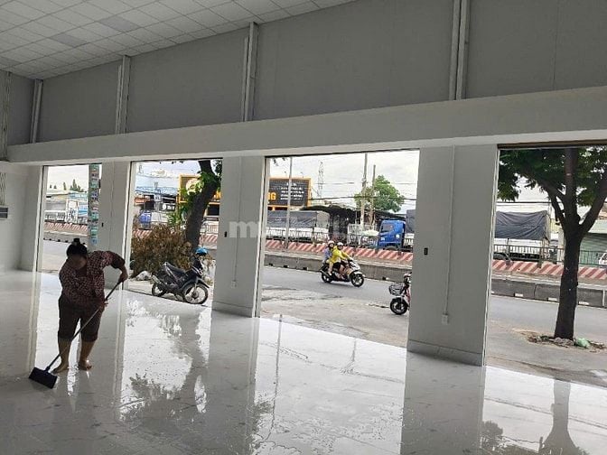 Cho thuê mặt bằng mặt tiền đường quốc lộ 1A phường Tân Thới Nhất Q12