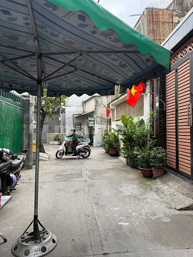 Bán nhà cu sá ngân hàng quận 7 củ 4x10 nha 1lầu 