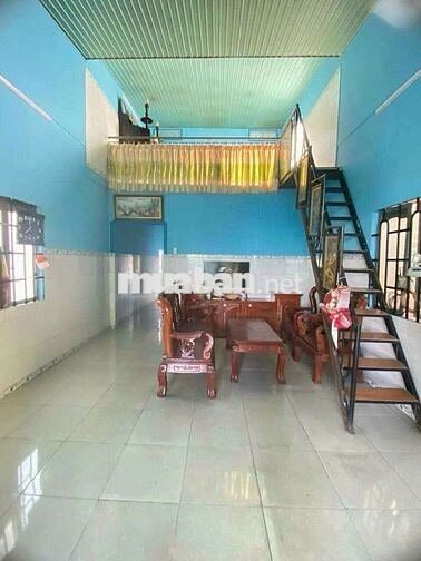 Nhà có gác lửng ngay cổng sau KDL Đại Nam