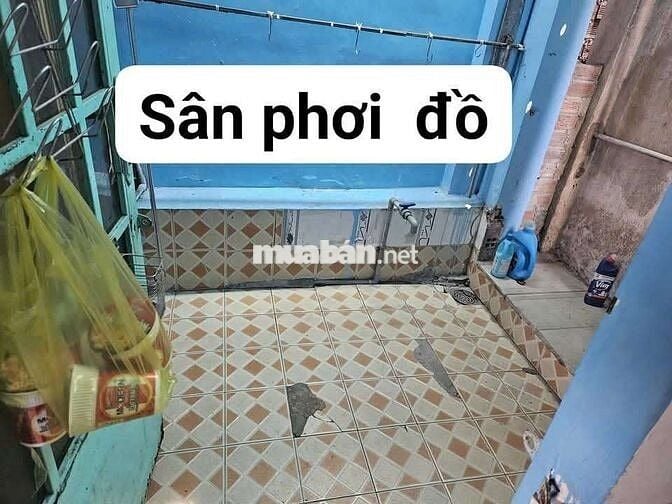 Nhà có gác lửng ngay cổng sau KDL Đại Nam