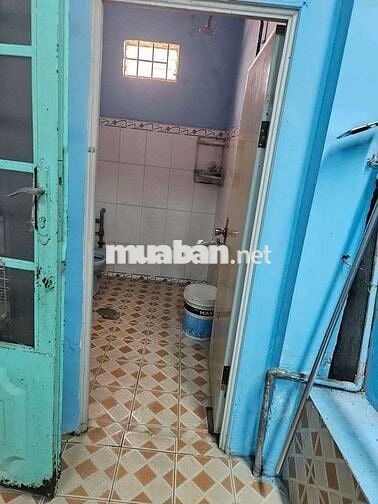 Nhà có gác lửng ngay cổng sau KDL Đại Nam