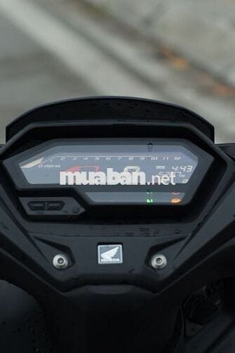 Cần bán winner v4 độ kiểng, mới đi 5000km