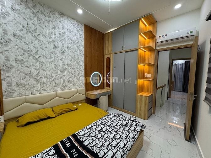 B.thự Mini n.thất c.cấp hẻm xe hơi VF5 khu VIP cách Hoàng Văn Thụ 25m