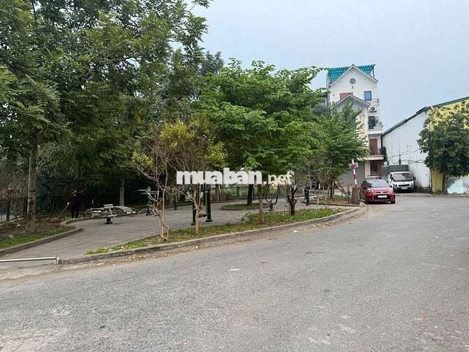 CẦN BÁN ĐẤT CỰ KHỐI LONG BIÊN HÀ NỘI.