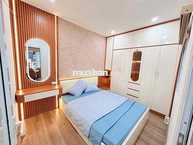 BÁN NHÀ TẬP THỂ ĐẸP ĐẮC ĐỊA ĐỐNG ĐA – Ô TÔ ĐỖ TẬN CHÂN CẦU THANG