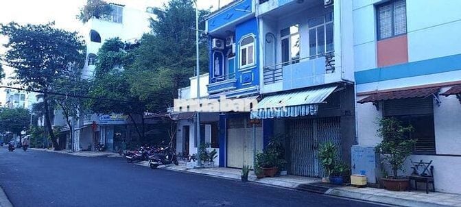 Cho thuê mặt tiền vỉa hè 2 mặt tiền 53 trần hưng đạo, tân sơn nhì, tp