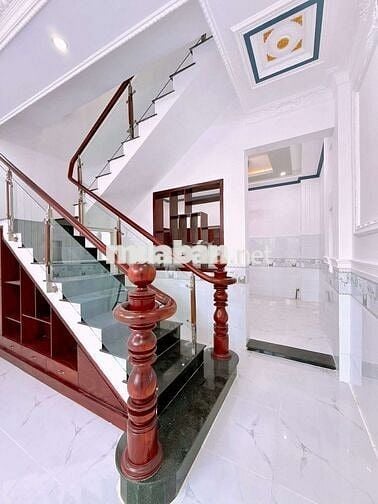 NHÀ TRỆT LẦU - HẺM 381 TRẦN NAM PHÚ