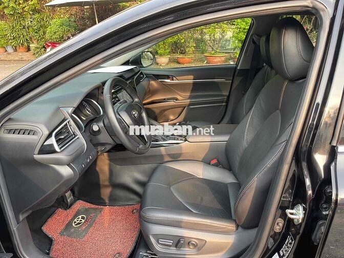 Toyota Camry 2.0G 2019