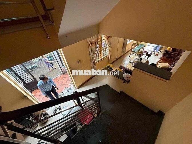 CHO THUÊ NHÀ LÀM CHDV/CẢI TẠO(5,5x18)3LẦU, 4PN,5WC,TÔ HIẾN THÀNH,Q 10