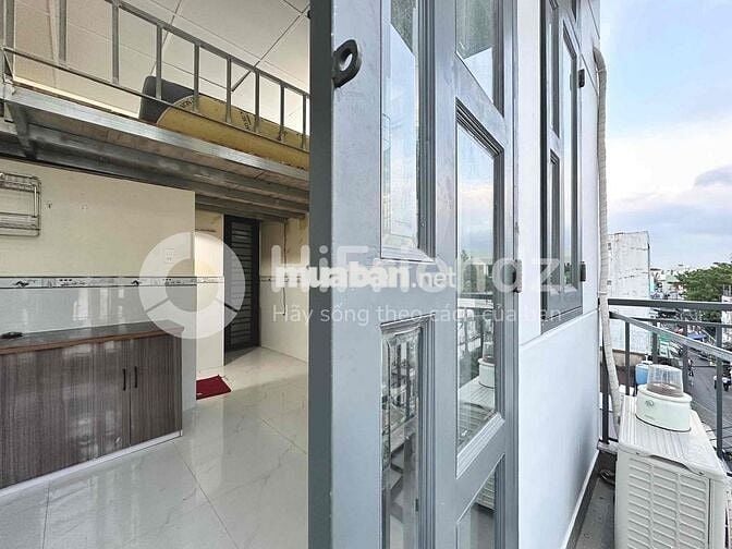 Phòng trọ giá rẻ, có cửa sổ trời đón nắng. Đi bộ qua ĐH Công Thương