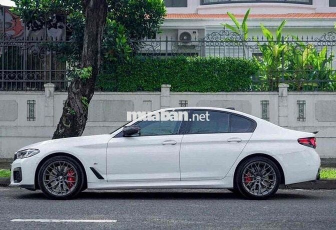 BMW 5 Series 2022 520i M Sport - 38000 km