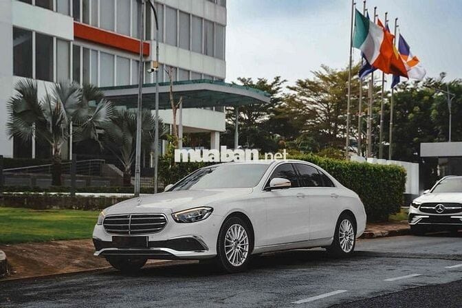Mercedes Benz E Class 2023 - 6999 km cực đẹp