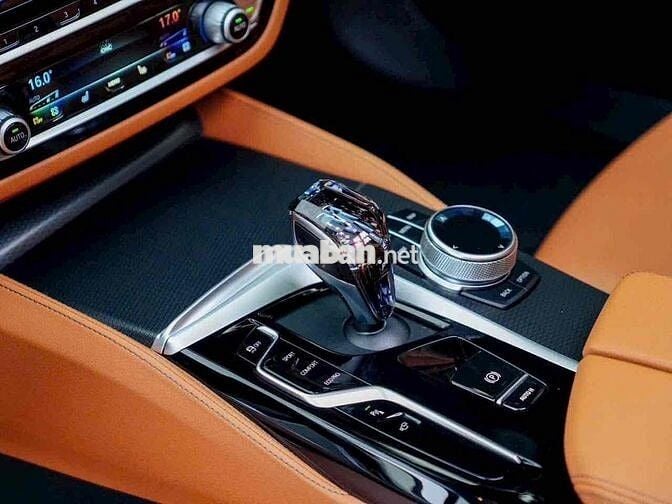 BMW 5 Series 2022 520i M Sport - 38000 km