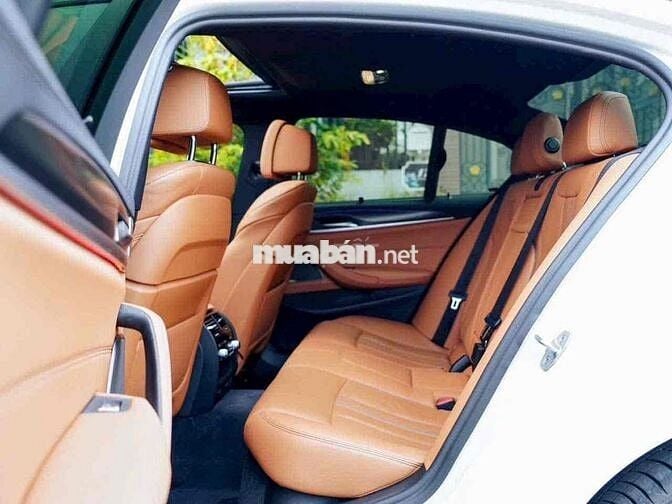 BMW 5 Series 2022 520i M Sport - 38000 km