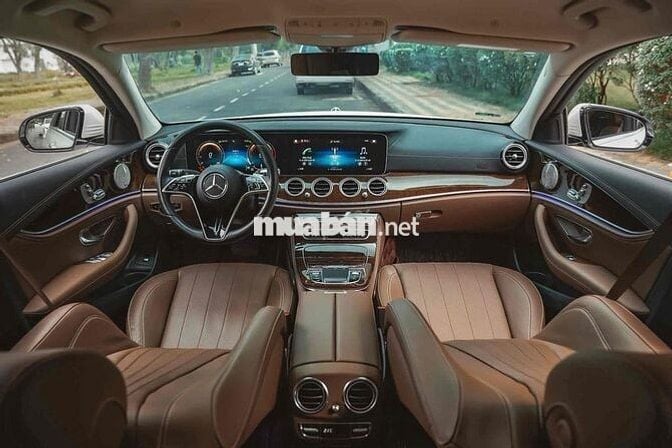 Mercedes Benz E Class 2023 - 6999 km cực đẹp