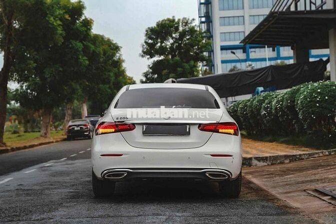 Mercedes Benz E Class 2023 - 6999 km cực đẹp