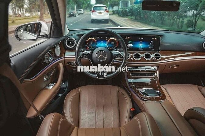 Mercedes Benz E Class 2023 - 6999 km cực đẹp
