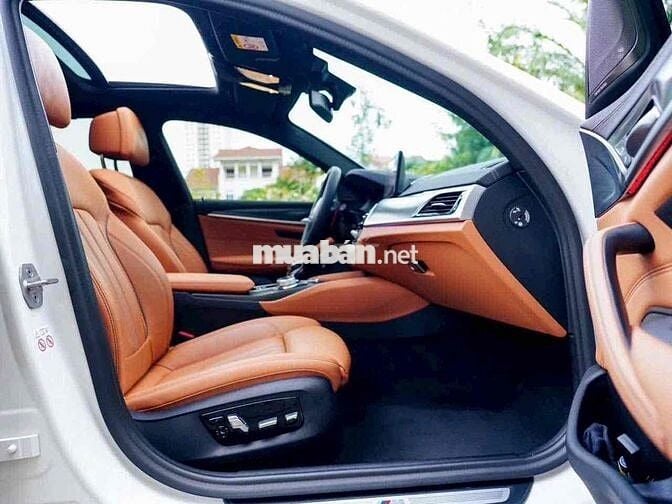 BMW 5 Series 2022 520i M Sport - 38000 km