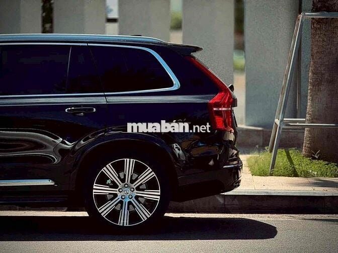 Volvo XC90 Plug-in Hybrid Giảm Giá Khủng Cuối Năm