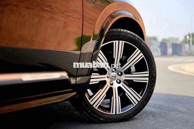 Volvo XC90 Plug-in Hybrid Giảm Giá Khủng Cuối Năm