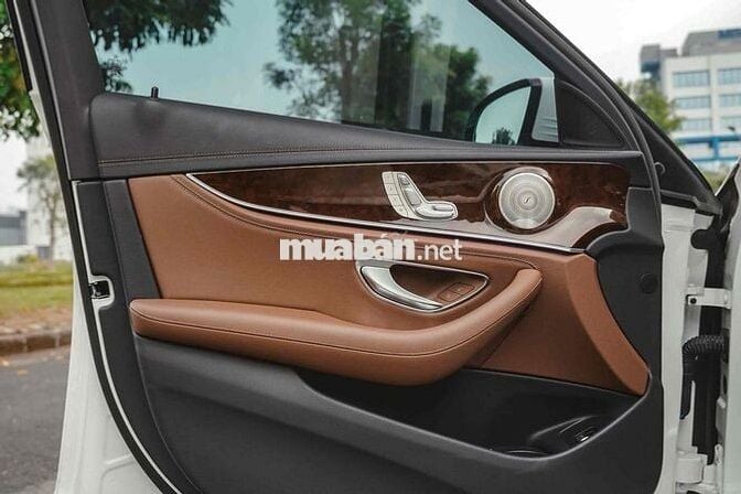 Mercedes Benz E Class 2023 - 6999 km cực đẹp