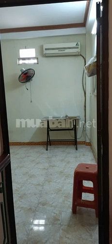 Cho thuê phòng Xô Viết Nghệ Tĩnh, Bình Thạnh, rộng, máy lạnh, tủ, bàn