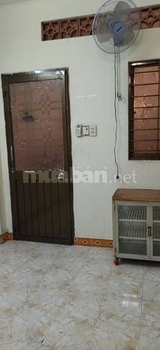 Cho thuê phòng Xô Viết Nghệ Tĩnh, Bình Thạnh, rộng, máy lạnh, tủ, bàn