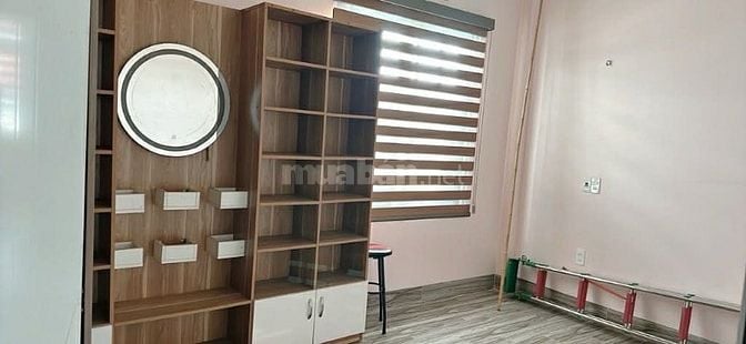 NHÀ ĐẸP VỀ Ở LUÔN , CHỦ TẶNG TOÀN BỘ NỘI THẤT , ĐƯỜNG THÔNG Ô TÔ VÀO