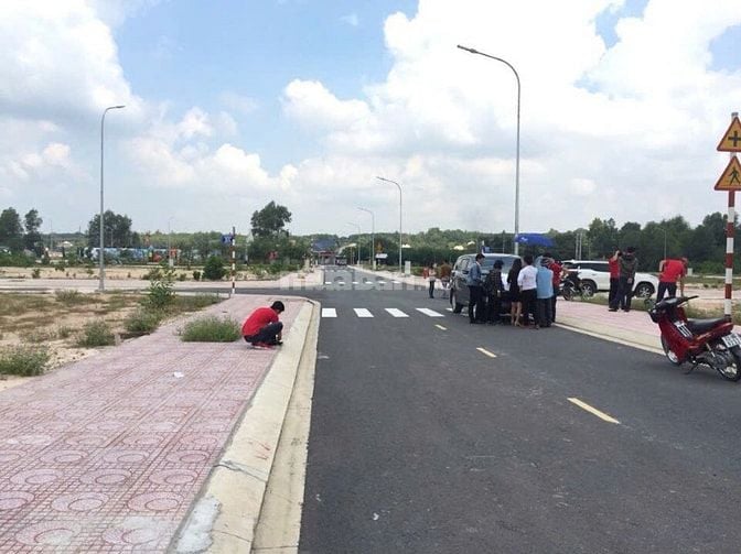 Bán nhanh lô đất mặt tiền Vành Đai 4 - Sổ Sẵn - Giá chỉ 1tỷ9