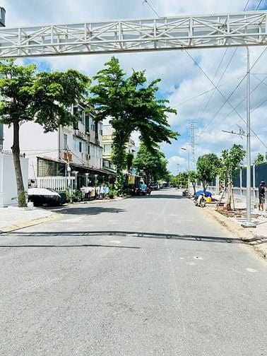 Bán đất sổ đỏ KDC 1181 Lê Văn Lương,Phước Kiển , Nhà Bè ,5x18.6,8 Tỷ