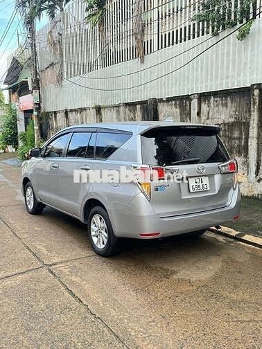 Bán xe innova 2017 MT rất đẹp