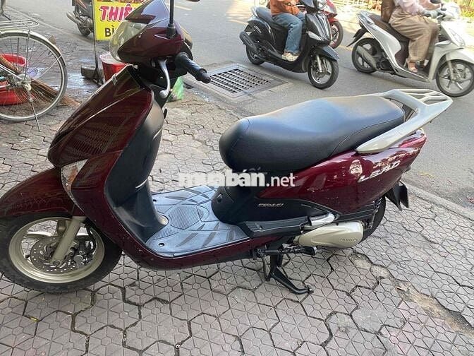 Honda Lead màu Đỏ mận. mâm sao biển