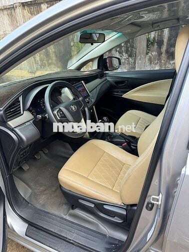 Bán xe innova 2017 MT rất đẹp