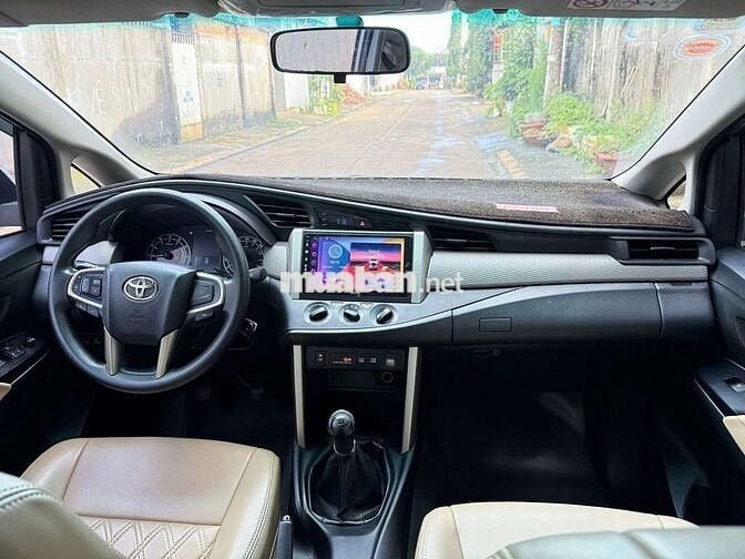 Bán xe innova 2017 MT rất đẹp