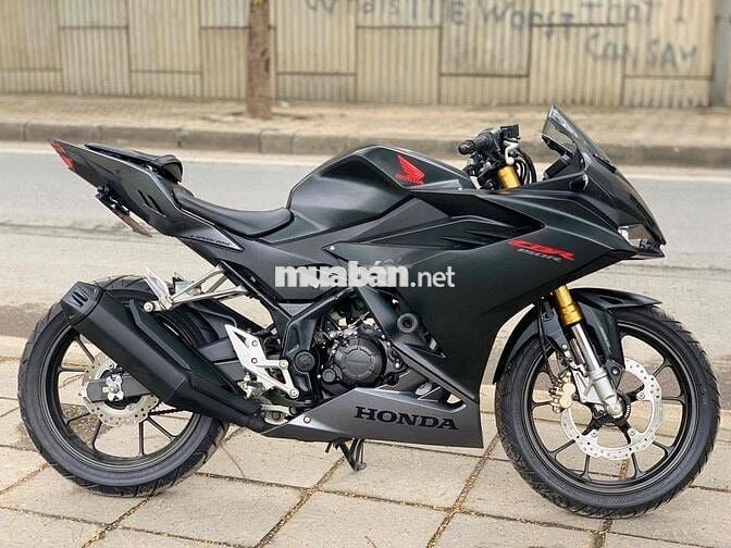 HONDA CBR 150R biển 29- bản đen sần xe lướt mới