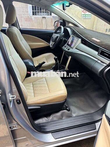 Bán xe innova 2017 MT rất đẹp