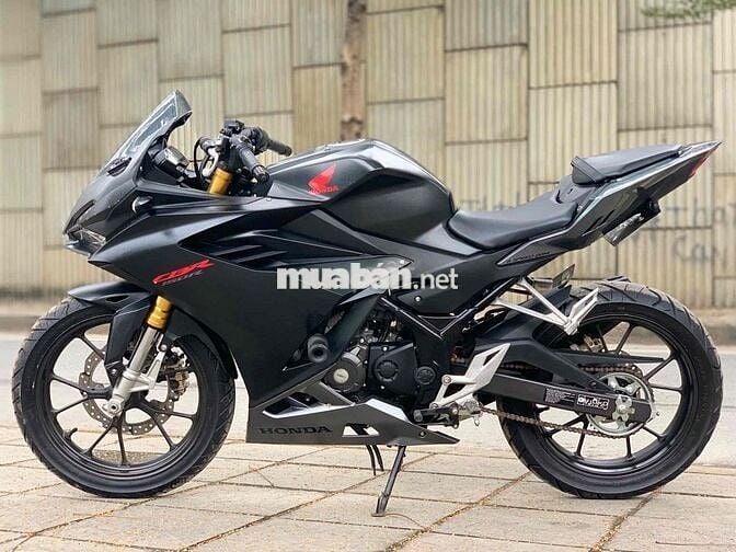 HONDA CBR 150R biển 29- bản đen sần xe lướt mới