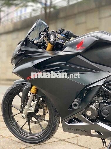 HONDA CBR 150R biển 29- bản đen sần xe lướt mới