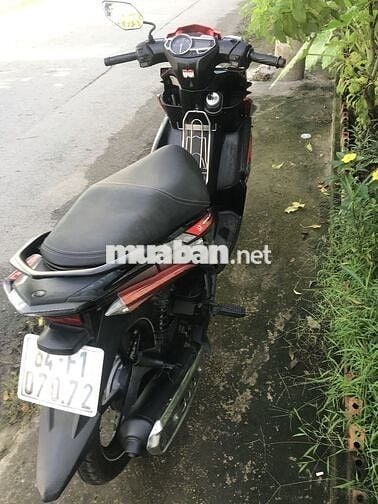 Yamaha novo 5 Fi 125 phân khối màu đỏ