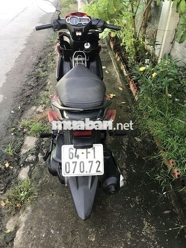 Yamaha novo 5 Fi 125 phân khối màu đỏ