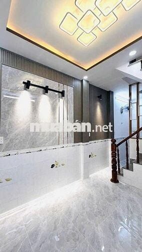 Bán nhà 2 lầu ngay bến xe buýt Lê Văn Khương Q12 giá 1ty695 còn TL