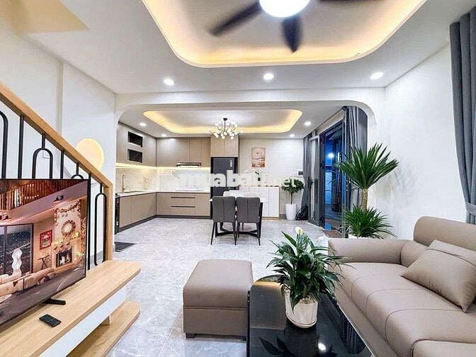 PHÚ NHUẬN
NHÀ 3 TẦNG MỚI KENG – GẦN MẶT TIỀN – NGANG 6M – 40M²