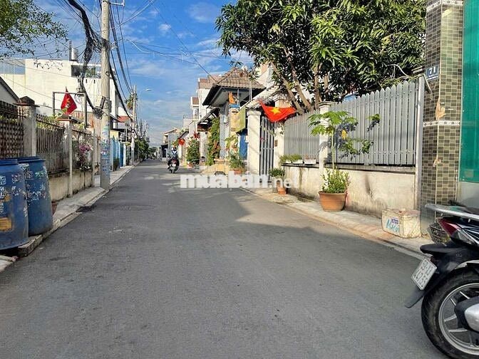 🌿 NHÀ ĐẸP 2 TẦNG BTCT – 2.65 TỶ
📍 Vị trí: QL13 cũ, TP Thủ Đức