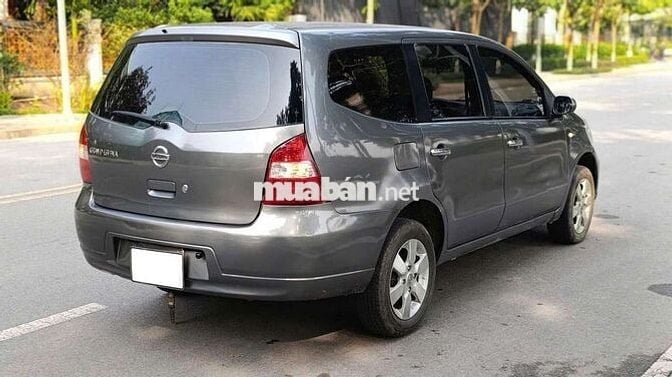 Nissan Livina 2011 1.8MT Xám